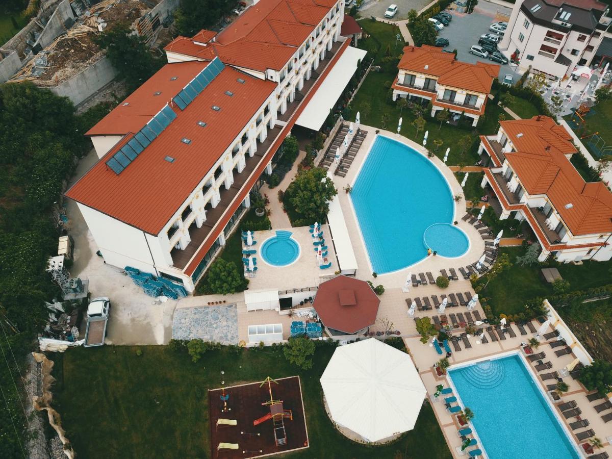 Hotel Paradise أوجنيانوفو المظهر الخارجي الصورة
