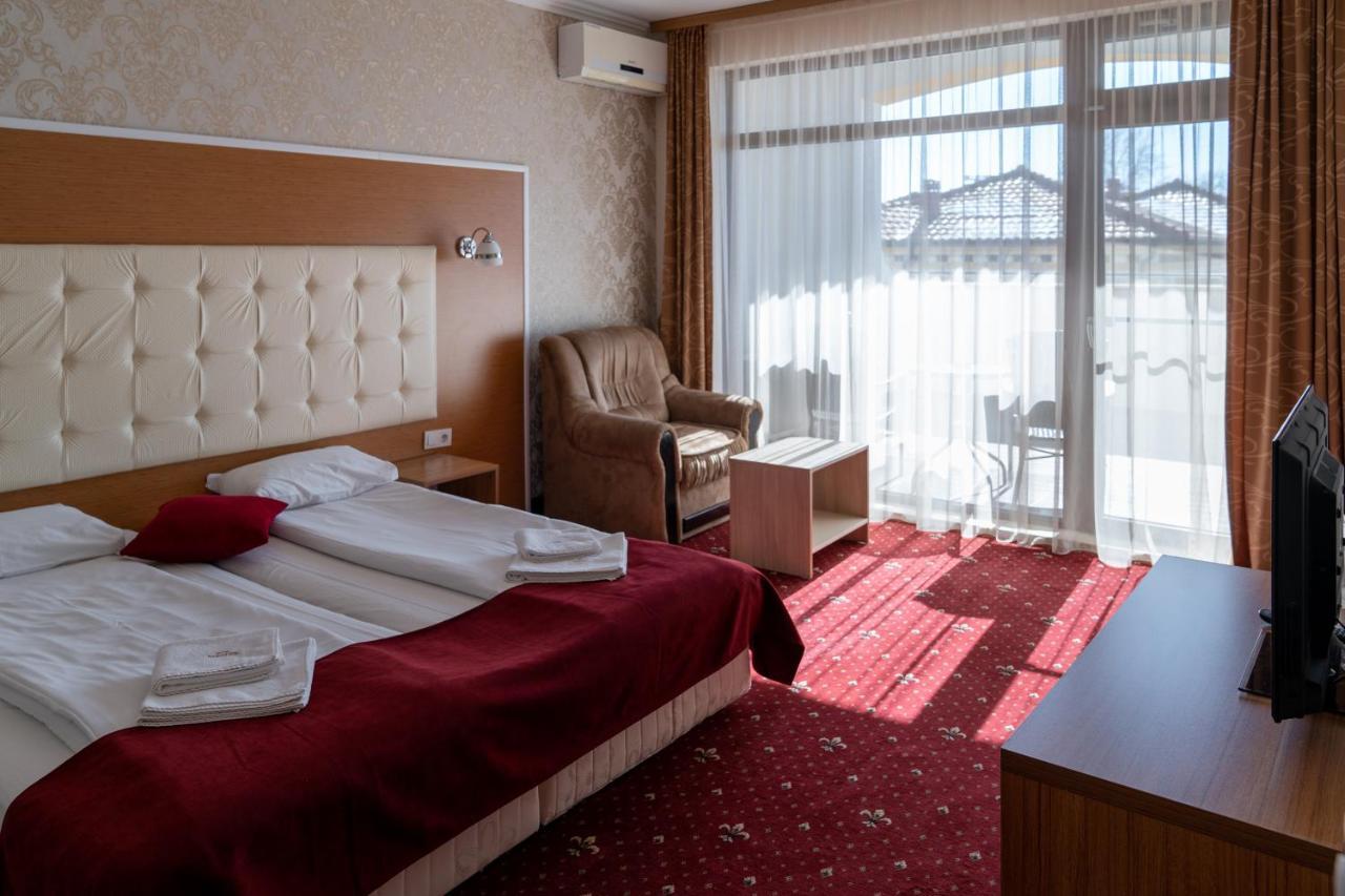 Hotel Paradise أوجنيانوفو المظهر الخارجي الصورة