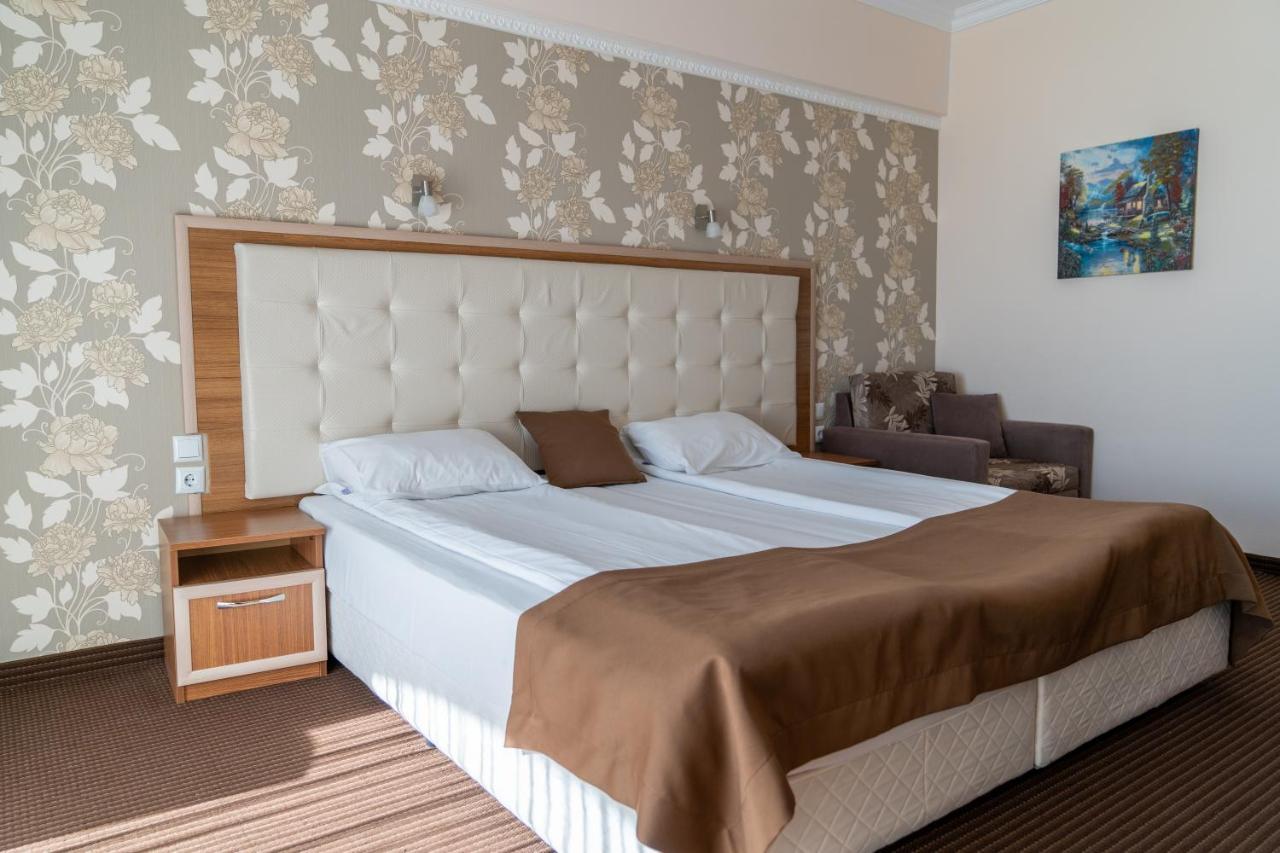 Hotel Paradise أوجنيانوفو المظهر الخارجي الصورة