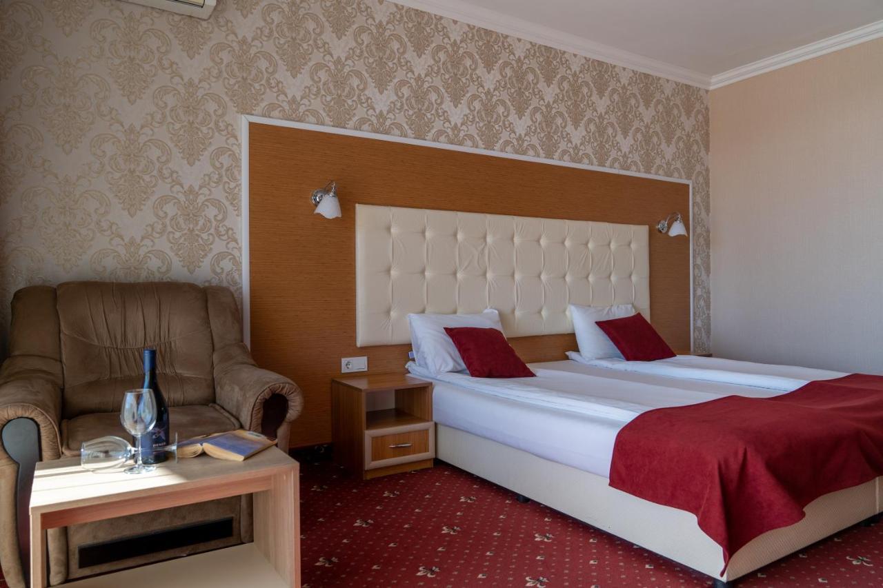 Hotel Paradise أوجنيانوفو المظهر الخارجي الصورة