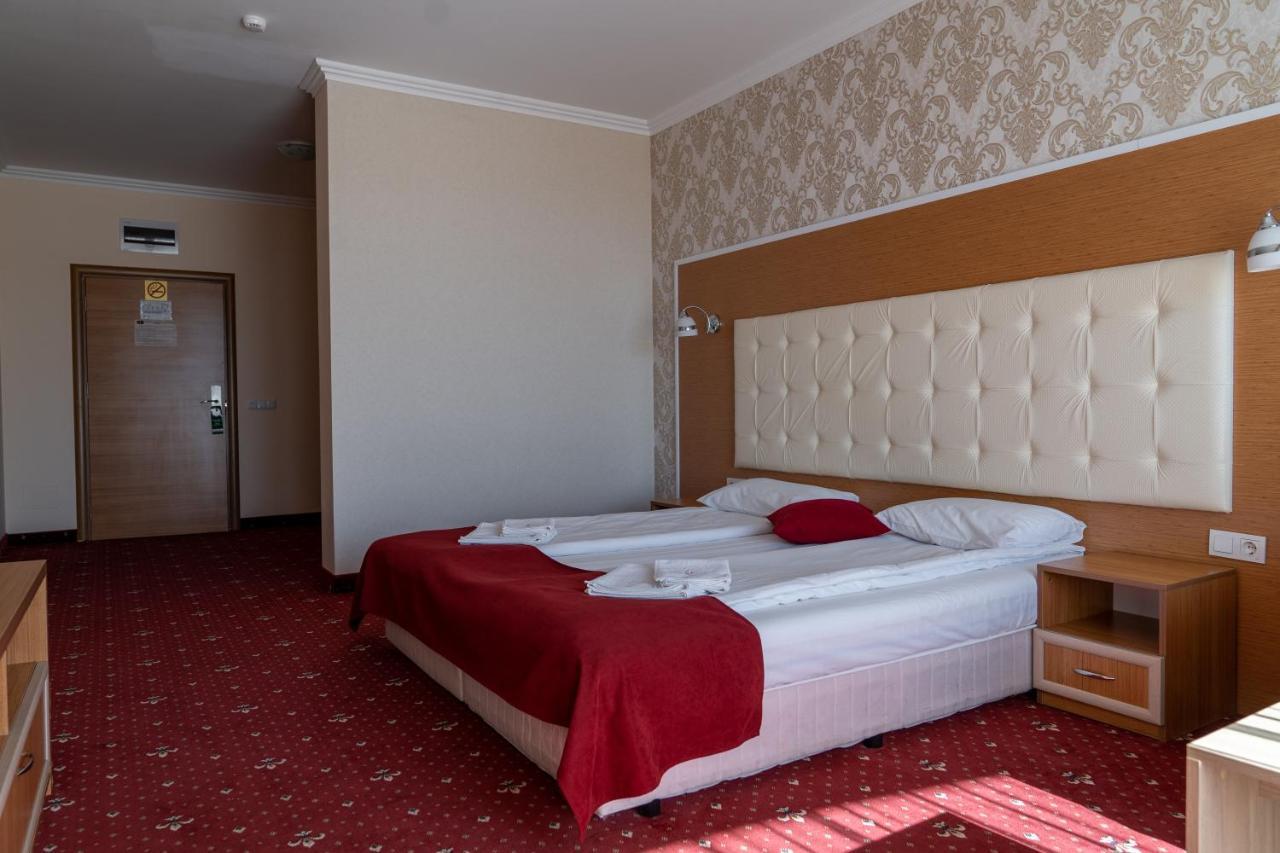 Hotel Paradise أوجنيانوفو المظهر الخارجي الصورة